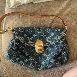 Louis Vuitton Blue and Brown Shoulder Bags with Iconic Monogram